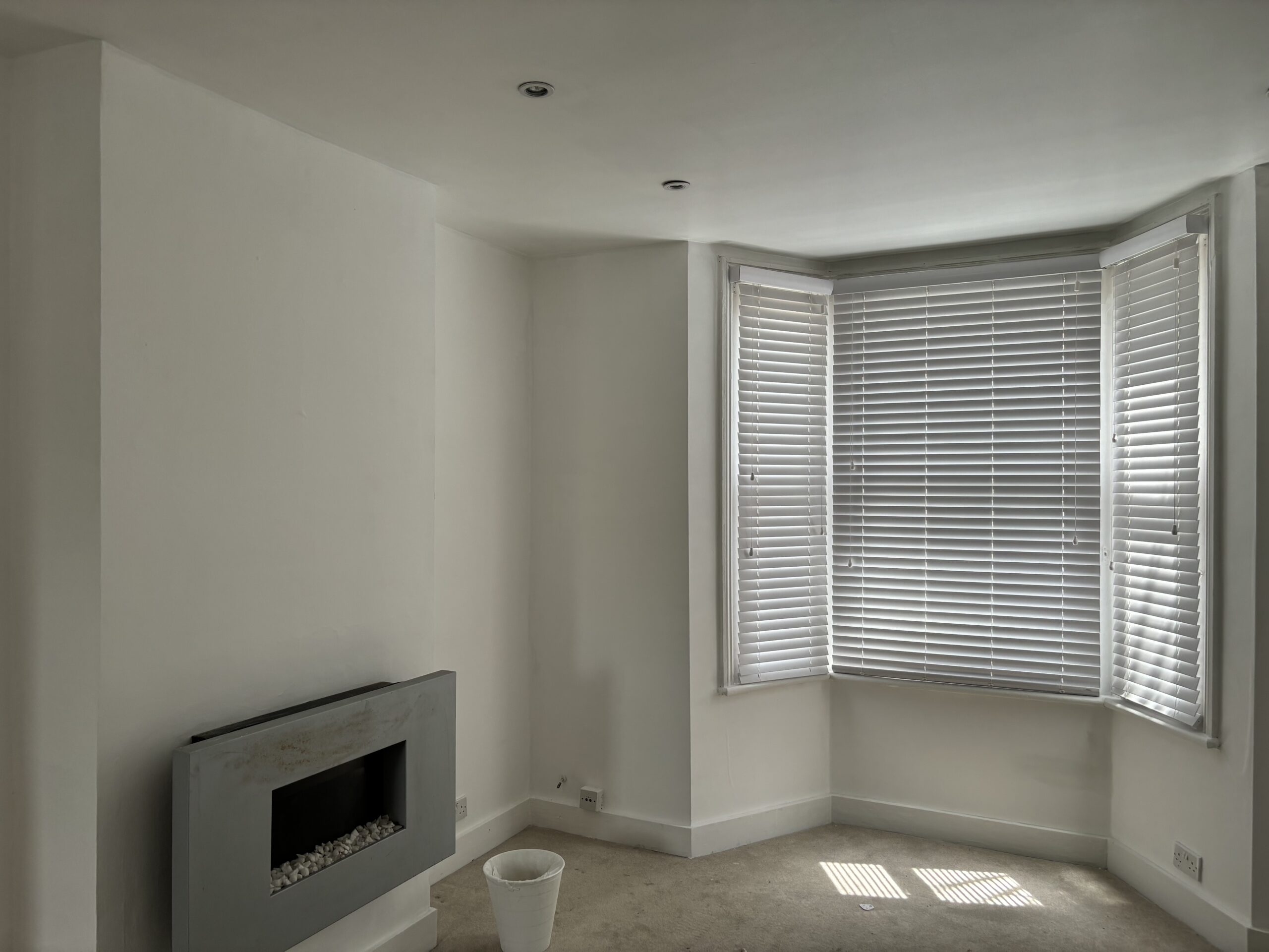 Redecorated living room with fireplace by Greyform Redecorated living room with fireplace by Greyform